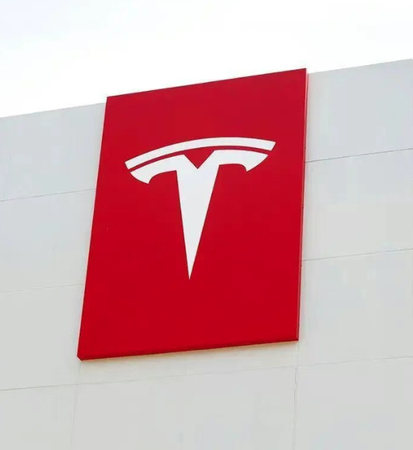 特斯拉Robotaxi事故率为人类9倍