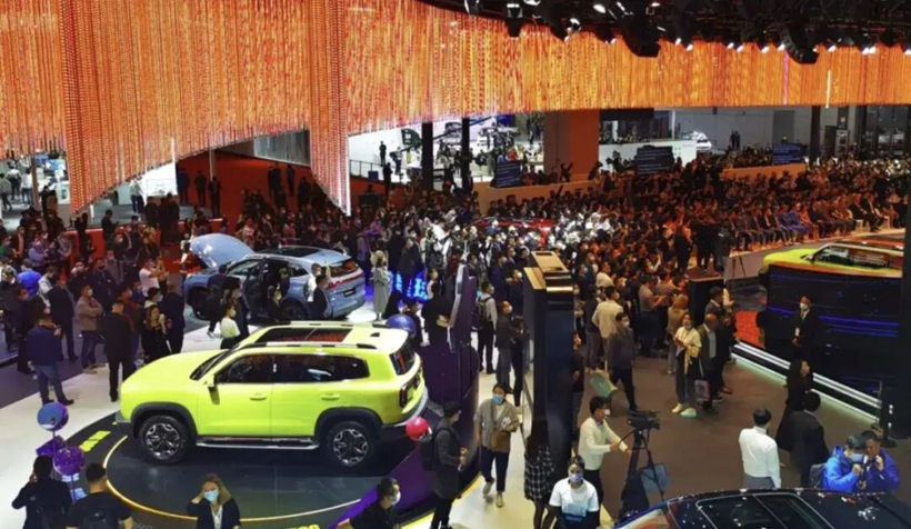 中国新能源汽车，接住了这泼天富贵